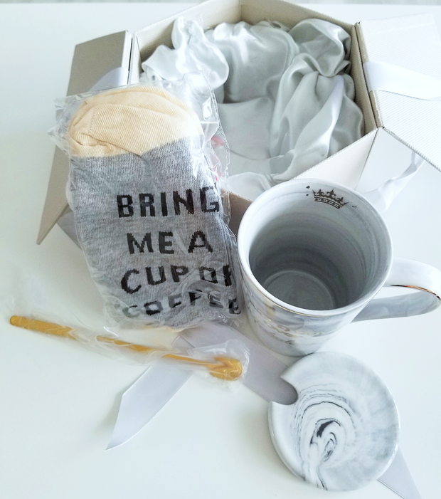 Gift Set Large Porcelain Coffee Mug Lid Coaster Spoon Socks Boxed