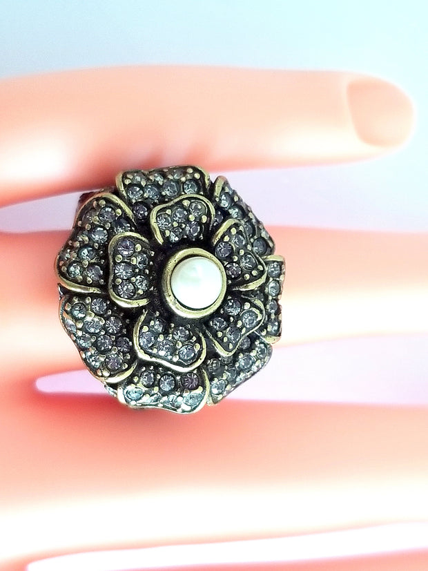 Designer Heidi Daus Art Deco Rhinestone Crystal Cocktail Flower Ring