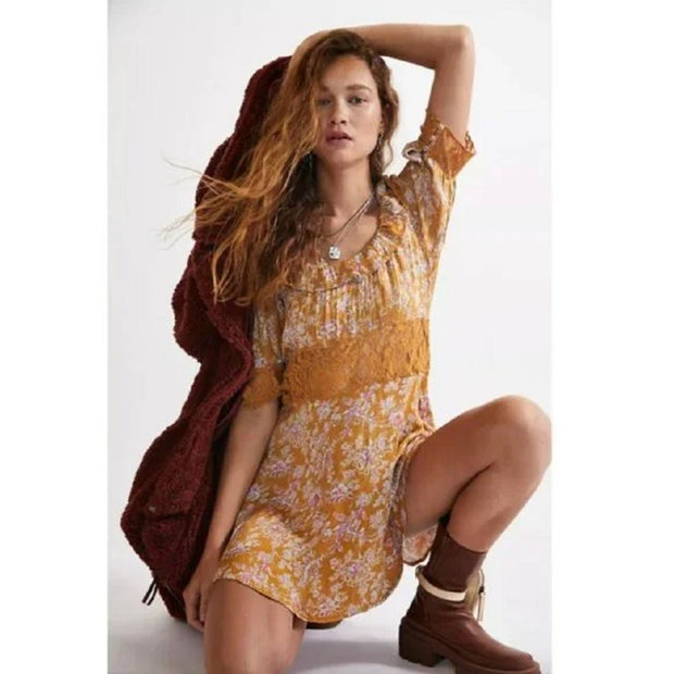 Free People Lucie Mini Dress Antique Coin Combo Gold Size 4 EUC parisdiva.com Free People Lucie Mini Dress Antique Coin Combo Gold Size 4 EUC parisdiva.com