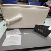 NWT Ecco Casper Leather Travel Wallet Off White New with Box