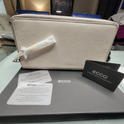 NWT Ecco Casper Leather Travel Wallet Off White New with Box