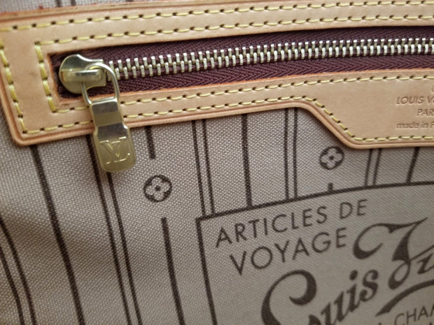 Louis Vuitton - Monogram Canvas Articles de Voyage Neverfull mm